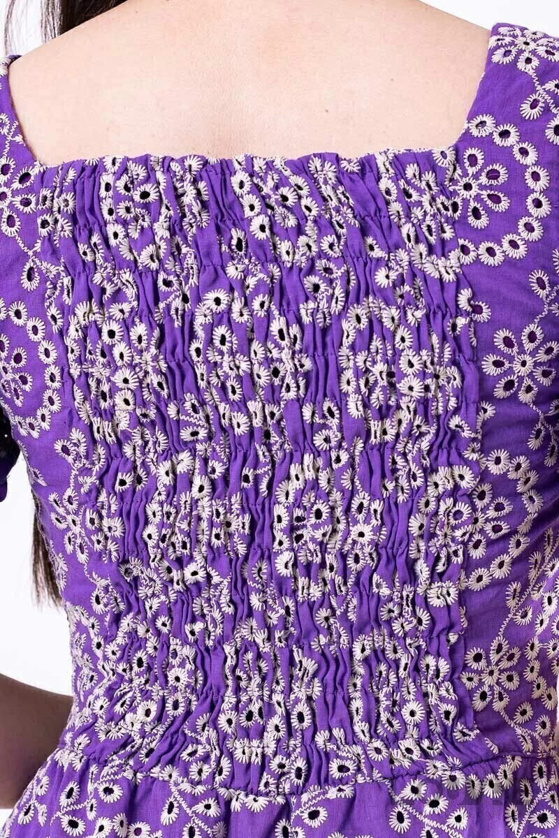 Vestido em Laise Roxo com Bordados elegantes