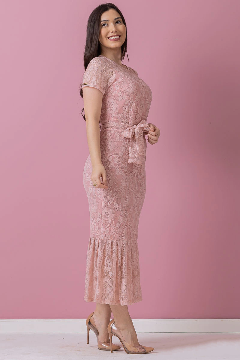 Vestido rosa Midi em Renda toda trabalhada