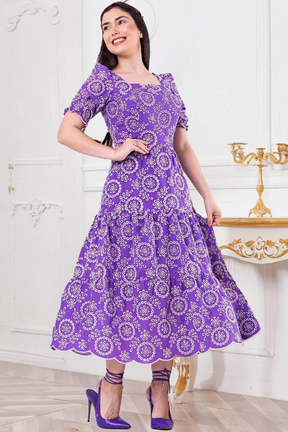 Vestido em Laise Roxo com Bordados elegantes